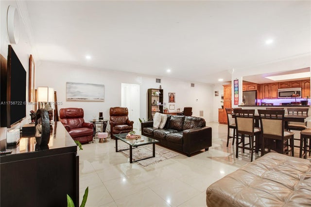 5 of 20 - 11930 Ne 19th Dr 7, North Miami, FL