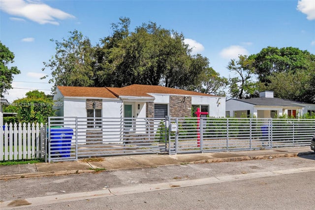 2 of 38 - 231 Nw 44th St, Miami, FL