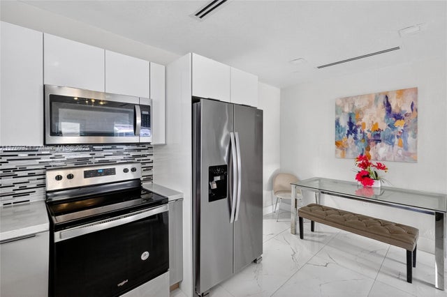 5 of 38 - 231 Nw 44th St, Miami, FL