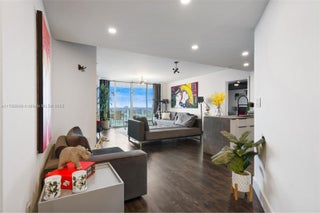 Photo of Listing #A11760049