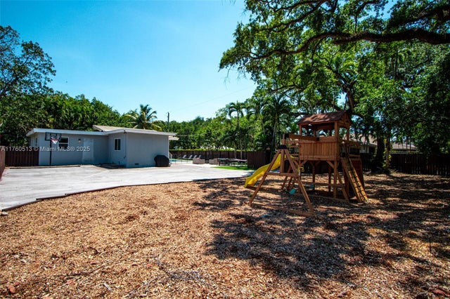3 of 37 - 3981 Sw 58th St, Dania Beach, FL