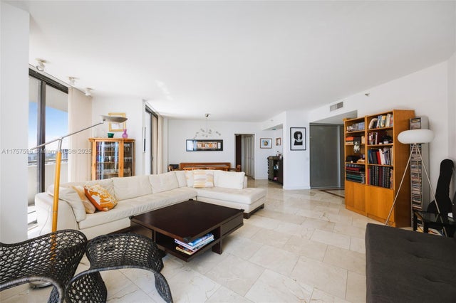 5 of 39 - 1581 Brickell Ave 1705, Miami, FL