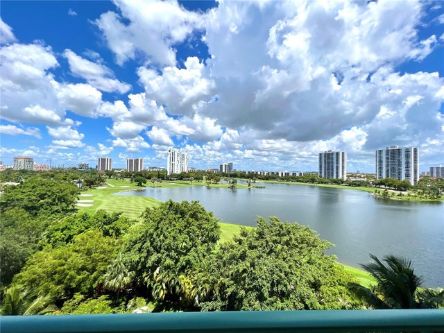 1 of 27 - 20000 E Country Club Dr 806, Aventura, FL