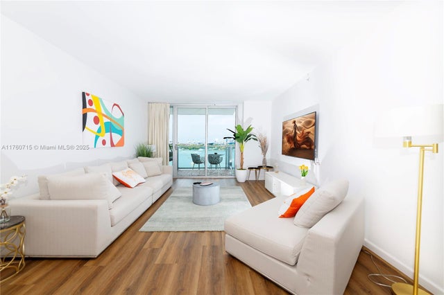 1 of 32 - 1100 West Ave 1016, Miami Beach, FL