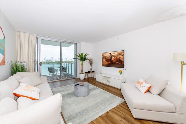 2 of 32 - 1100 West Ave 1016, Miami Beach, FL