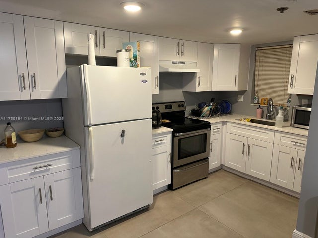 3 of 9 - 3300 W Rolling Hills Cir 401, Davie, FL