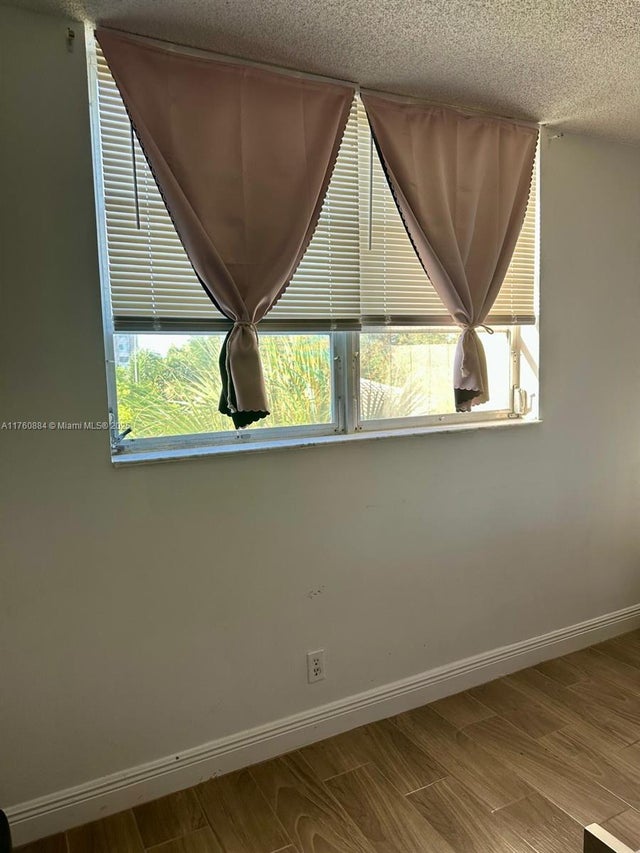 4 of 9 - 3300 W Rolling Hills Cir 401, Davie, FL