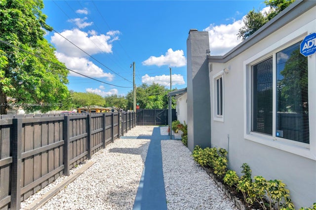 4 of 14 - 9398 Nw 4th Ave, Miami, FL