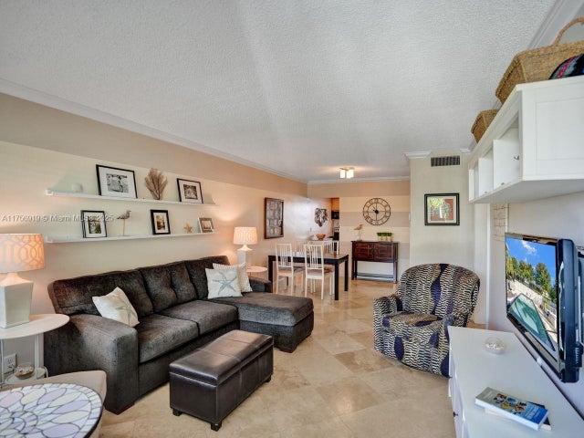 1 of 24 - 1900 Ne 8th Ct 306, Fort Lauderdale, FL