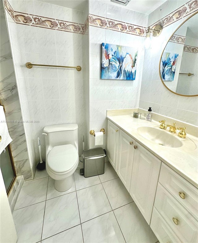 5 of 15 - 18071 Biscayne Blvd 604, Aventura, FL