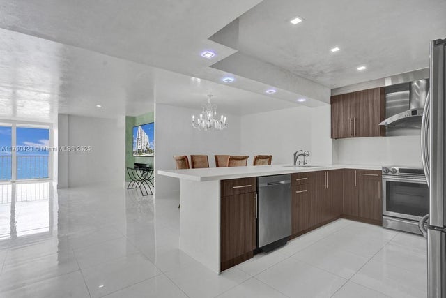 5 of 53 - 6450 Collins Ave 1204, Miami Beach, FL