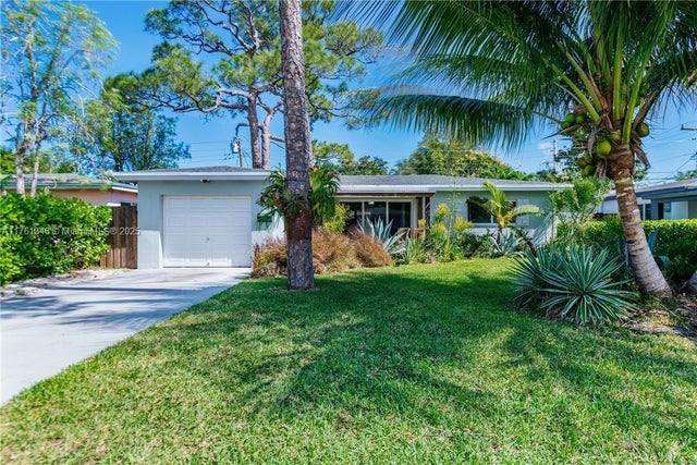 1 of 8 - 4630 Ne 5th Ter, Oakland Park, FL