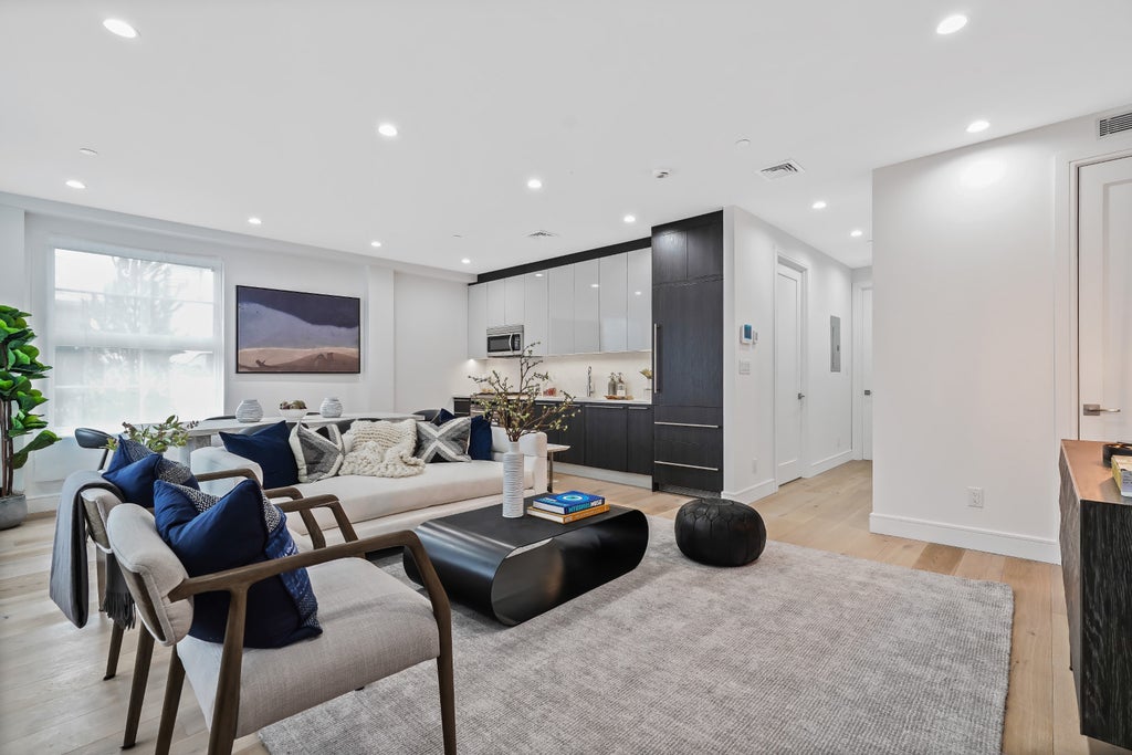 1 of 16 - 40 Huntington St. 2d, New York City, NY
