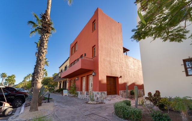 399 Andador Claudia, Other