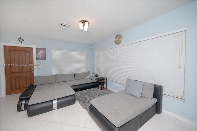 2 of 27 - 1301 Nw 45th St, Fort Lauderdale, FL