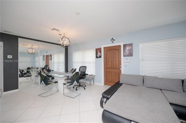 4 of 27 - 1301 Nw 45th St, Fort Lauderdale, FL