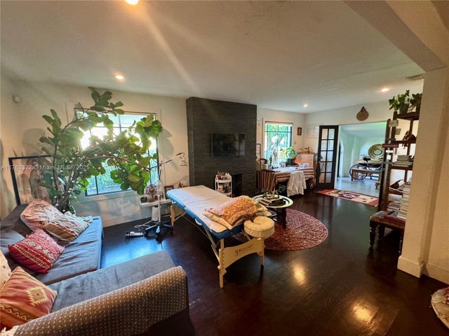 3 of 42 - 7020 Ne 5th Ave, Miami, FL