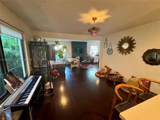 4 of 42 - 7020 Ne 5th Ave, Miami, FL