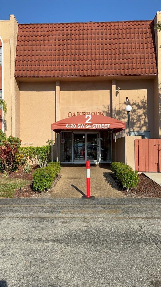 8120 Sw 24th St 310, North Lauderdale