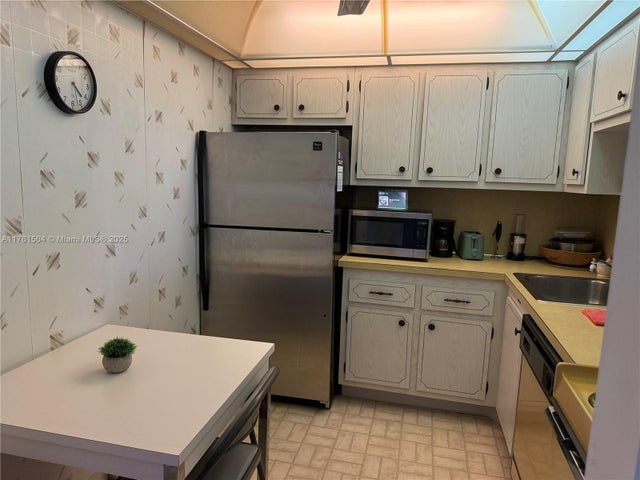 5 of 20 - 8120 Sw 24th St 310, North Lauderdale, FL