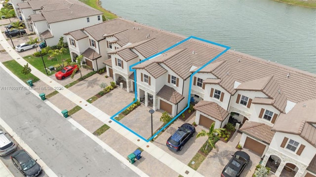 4 of 47 - 12824 Nw 22nd Pl 12824, Miami, FL