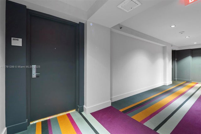 5 of 32 - 500 Brickell Ave 2510, Miami, FL