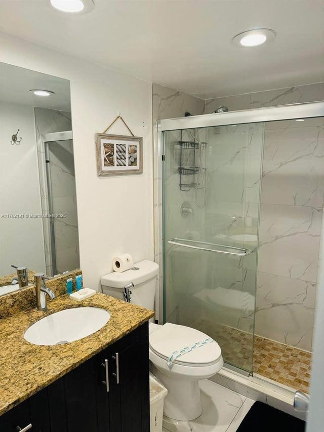 4 of 22 - 3901 S Ocean Dr 10g, Hollywood, FL