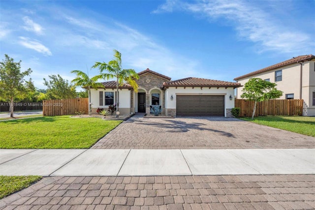 1 of 28 - 2594 Se 2nd St, Homestead, FL