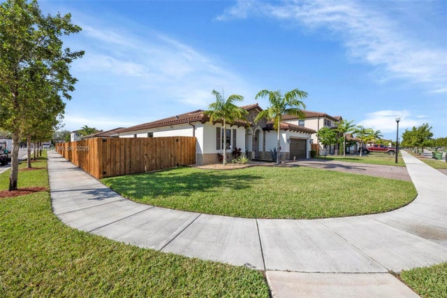3 of 28 - 2594 Se 2nd St, Homestead, FL