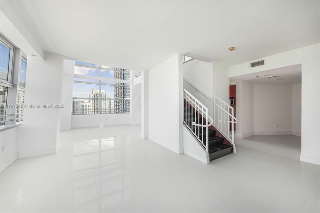 1 of 14 - 1395 Brickell Ave 3401, Miami, FL