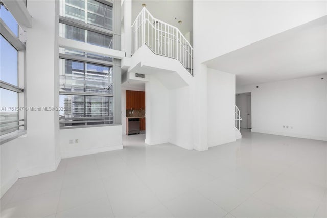 2 of 14 - 1395 Brickell Ave 3401, Miami, FL