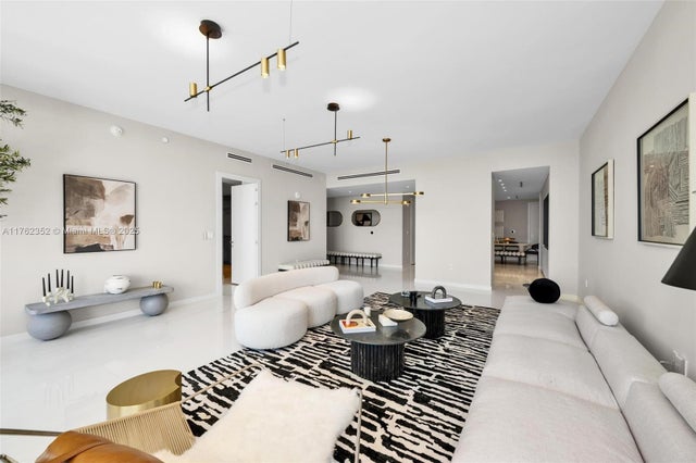4 of 39 - 300 Biscayne Blvd Way 3903, Miami, FL