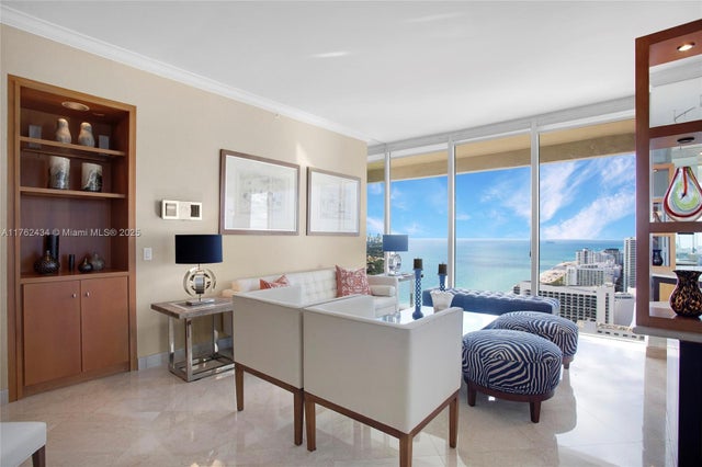 1 of 26 - 4775 Collins Ave 4005, Miami Beach, FL