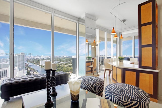4 of 26 - 4775 Collins Ave 4005, Miami Beach, FL