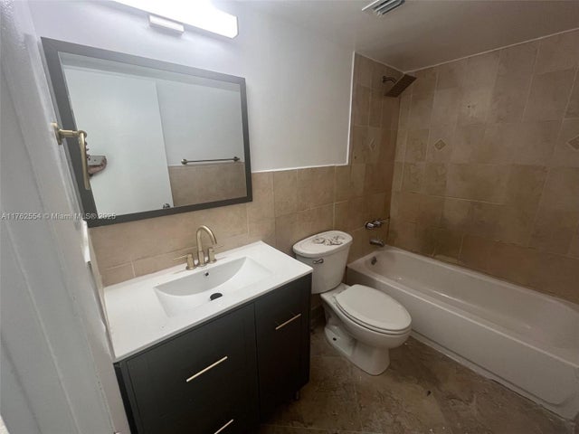 4 of 13 - 498 Nw 165th St D-501, Miami, FL