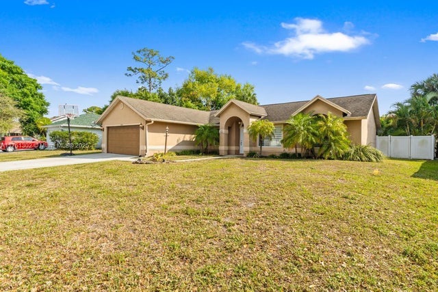 2 of 44 - 155 Kings Way, Royal Palm Beach, FL