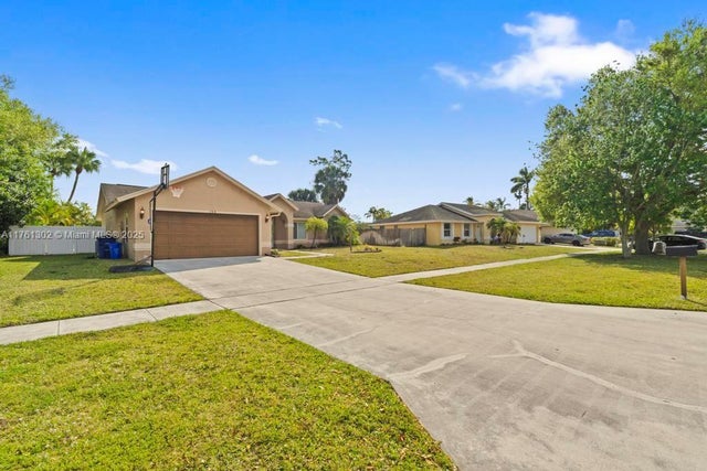 3 of 44 - 155 Kings Way, Royal Palm Beach, FL