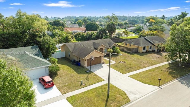 4 of 44 - 155 Kings Way, Royal Palm Beach, FL
