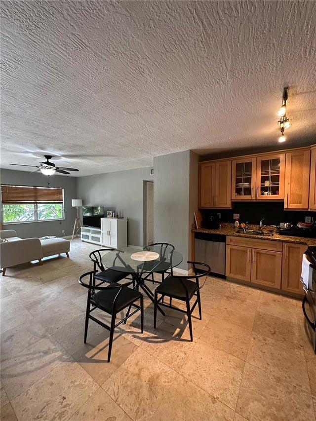 2 of 22 - 530 Ne 15th Ct 1, Fort Lauderdale, FL