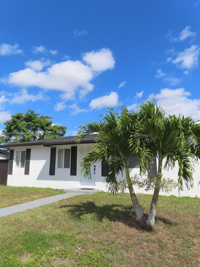 1 of 48 - 95 Sw 17th Ter, Homestead, FL