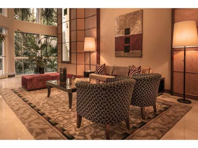 2 of 58 - 21205 Yacht Club Dr 1802, Aventura, FL