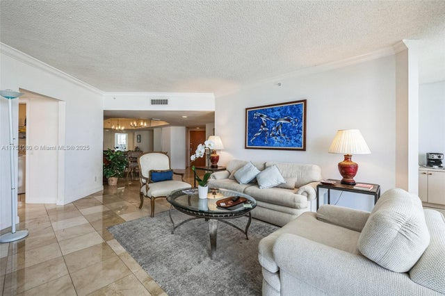 3 of 58 - 21205 Yacht Club Dr 1802, Aventura, FL
