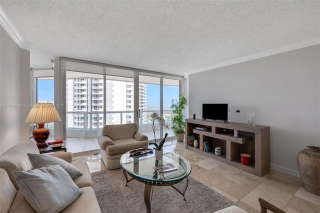 5 of 58 - 21205 Yacht Club Dr 1802, Aventura, FL