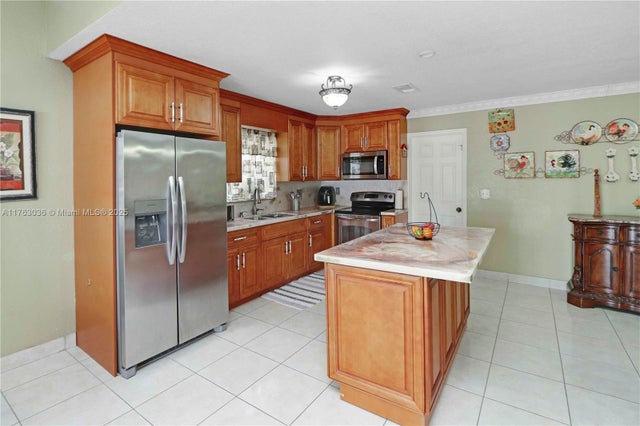 5 of 30 - 116 Sw 135th Ave, Miami, FL