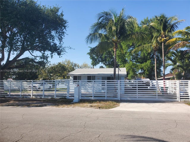 1805 Nw 114th St, Miami