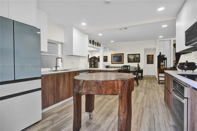 5 of 39 - 14914 Sw 142nd Pl, Miami, FL