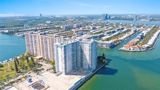 3 of 38 - 301 174th St 312, Sunny Isles Beach, FL