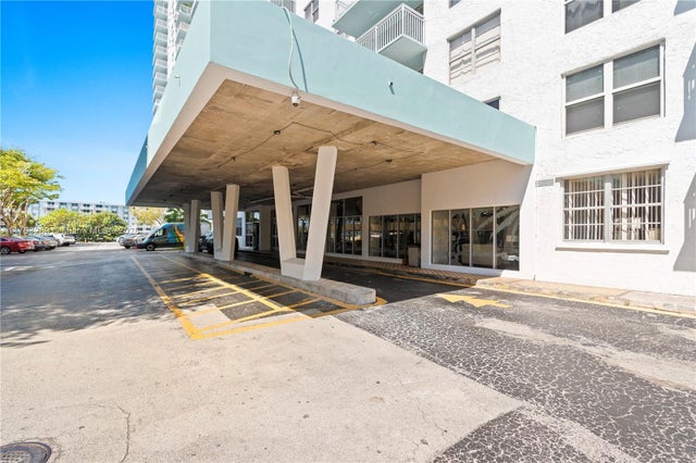 4 of 38 - 301 174th St 312, Sunny Isles Beach, FL