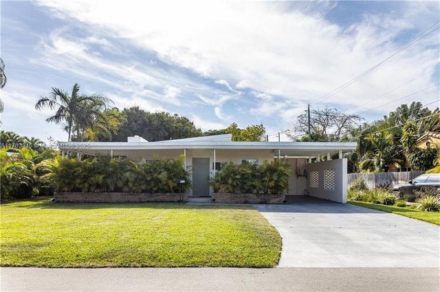 1 of 7 - 912 S 15th Ave, Hollywood, FL