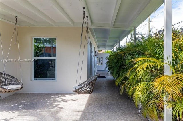 2 of 7 - 912 S 15th Ave, Hollywood, FL